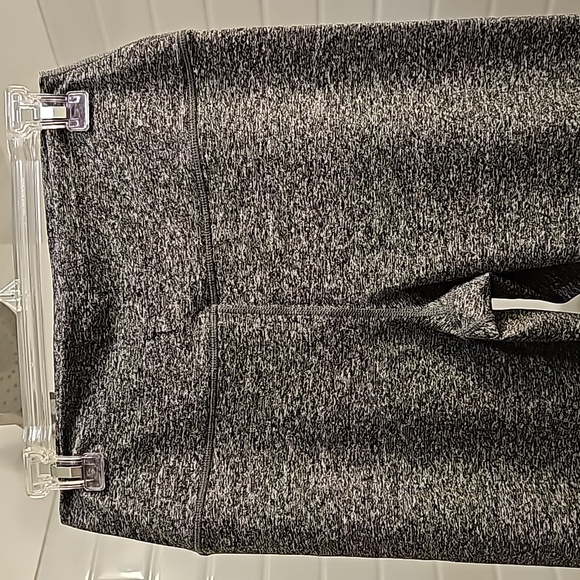 Lululemon High Rise Leggings. New, never worn. - Picture 4 of 9